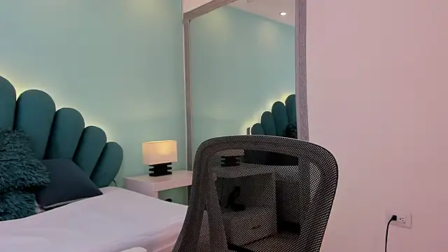 sharlott18 라이브 XXX 채팅