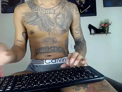 Tatoo_Noah Chat XXX in diretta