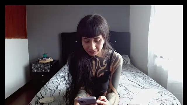 Emilia_1995 élő XXX-chatje