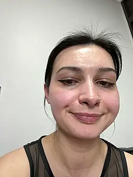 lunalovelee Adlı Modelin Canlı XXX Sohbeti