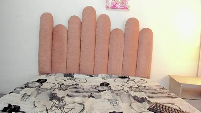 Chat +18 de Alaia2 ao vivo