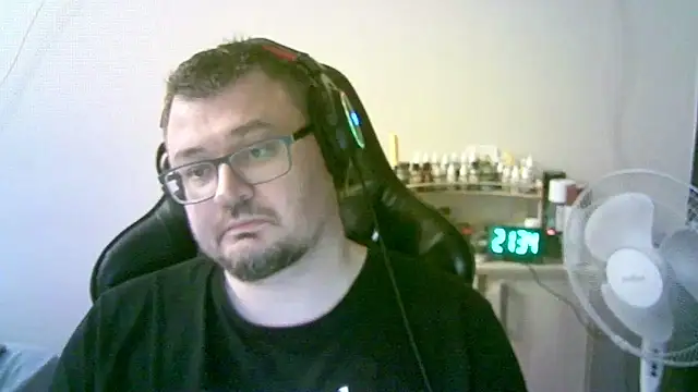 دردشة SirAbuser الجنسية المباشرة