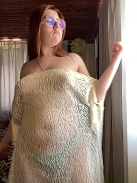 دردشة CoraVibes الجنسية المباشرة