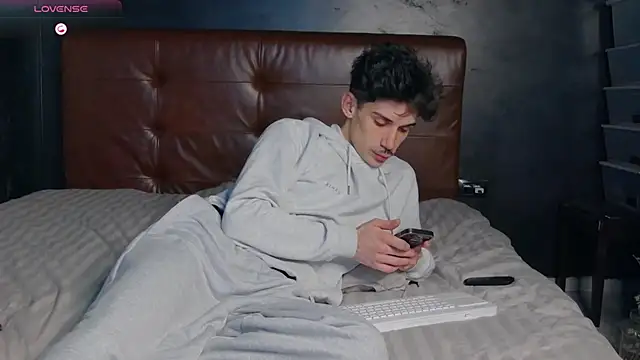 DanielCrush1: απευθείας συνομιλία ΧΧΧ