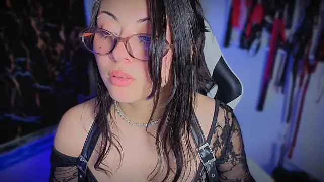 Guxplo_ Chat XXX live