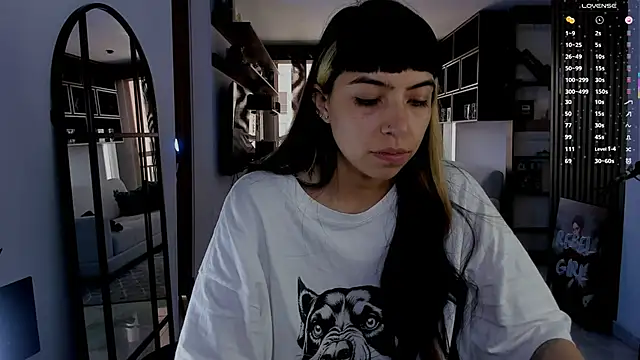 Saraa_DesireeのライブXXXチャット