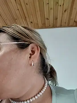 AlexxiaaMat's Live XXX Chat