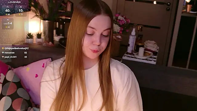 bratwifelina Chat XXX live