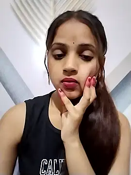 Naina11100's Live XXX Chat