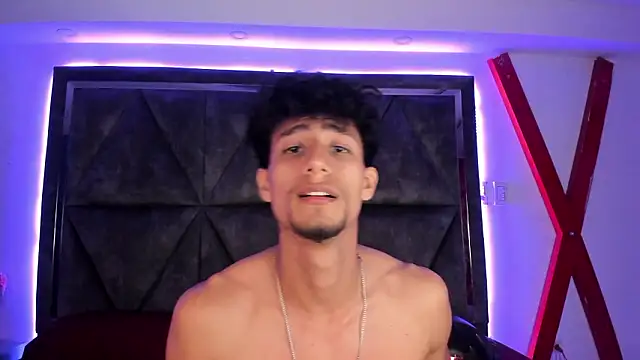 MaxiimoRomano_ élő XXX-chatje