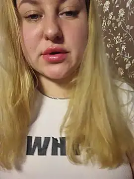 Chat +18 de LianaJu ao vivo