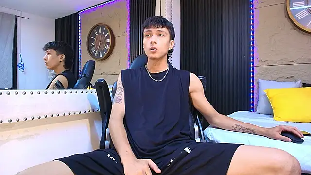 Lean_Portman Live XXX-Chat