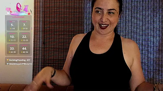 ariana_cross: онлайн-секс-чат