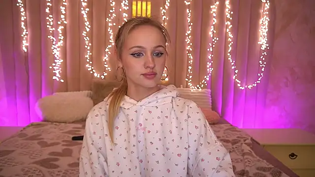 LylaYeess: онлайн-секс-чат