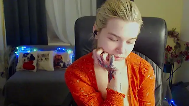 Hot_BlondaのライブXXXチャット