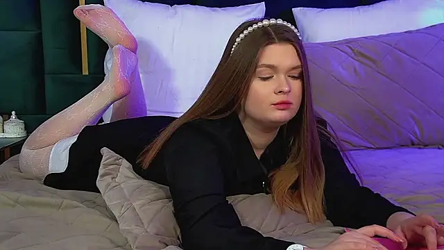 CrystalLyons Adlı Modelin Canlı XXX Sohbeti