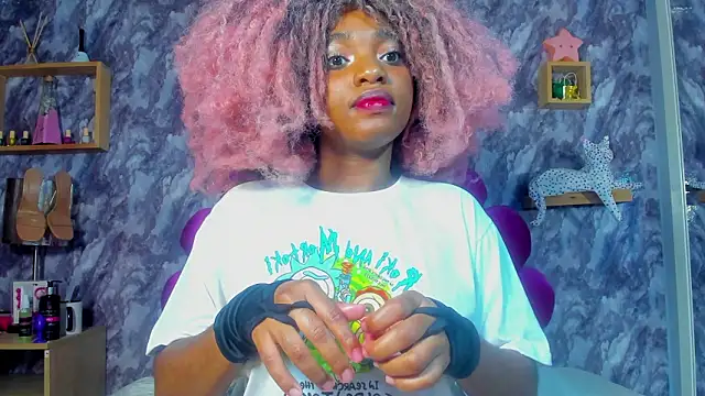 EMMAPARISS Webcam show