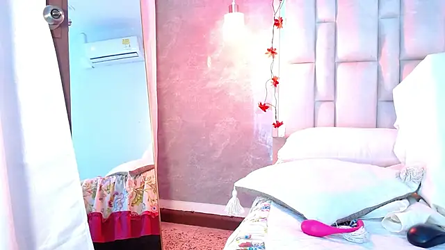 Bella-Sandersn Live XXX chat