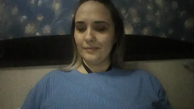 Chat +18 de Alisa07qw ao vivo