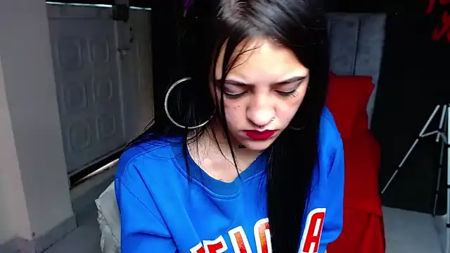 Violettasquirt Chat XXX live