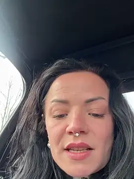 SkinnyLilly – webcam-show