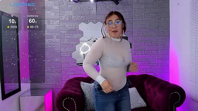 conniejames_m 即時 XXX 聊天