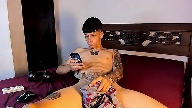 Snakebutterfly: απευθείας συνομιλία ΧΧΧ