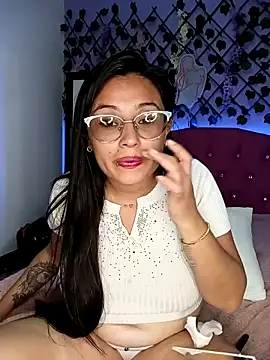 Sophie-Hot- Adlı Modelin Canlı XXX Sohbeti