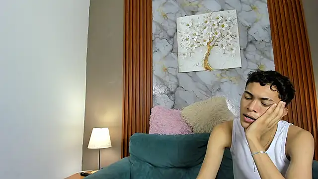 AVENGER_BOYS2026 Webcam-Show