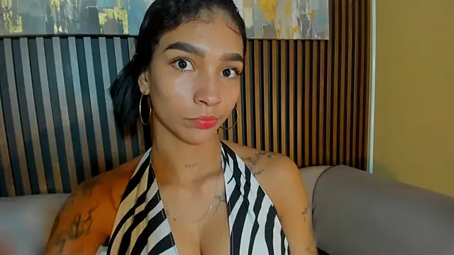 LauraAristizabal's Live XXX Chat