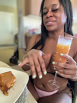 TikaMoon's Webcam Show