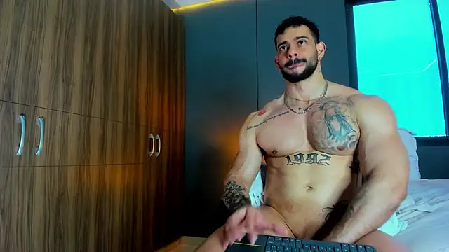 massimo_visconti Show in webcam