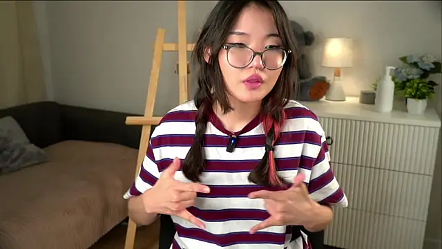 NelleMihalko Adlı Modelin Canlı XXX Sohbeti