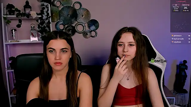 Chat +18 de rebecca_smile ao vivo