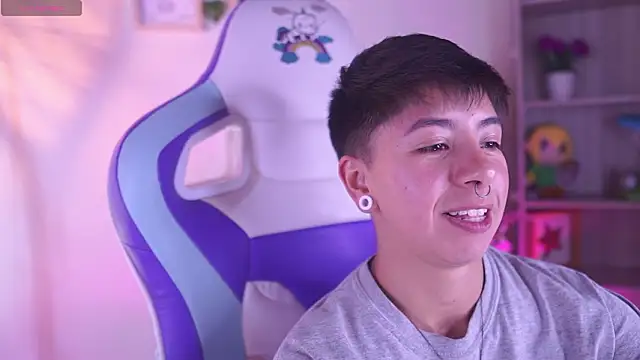 tommy_blue's Live XXX Chat