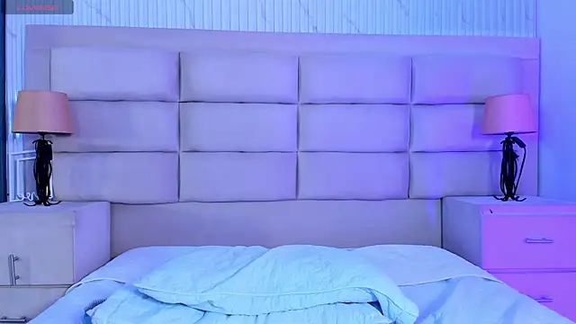 CarolineFyre live XXX chat