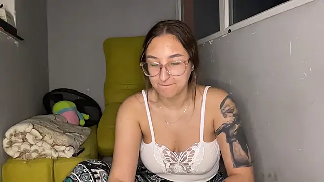 Czat XXX na żywo – YettaUrive