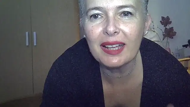 Chat +18 de Laura-Parker ao vivo