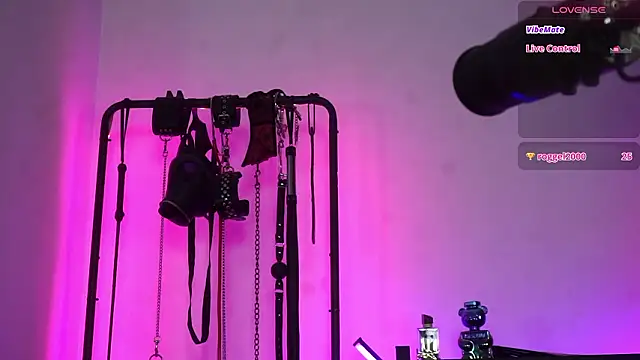 Chat +18 de CyberXGoddess ao vivo