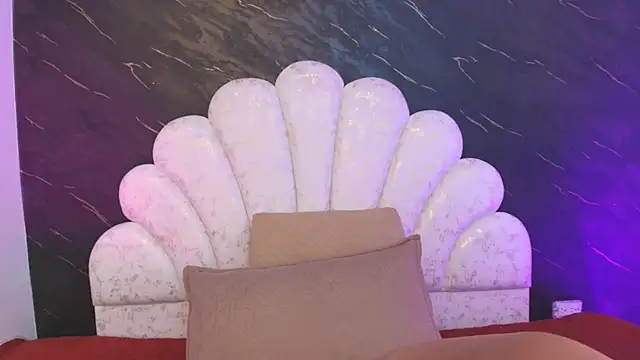 Chatroom XXX en direct de _MiaBrown_