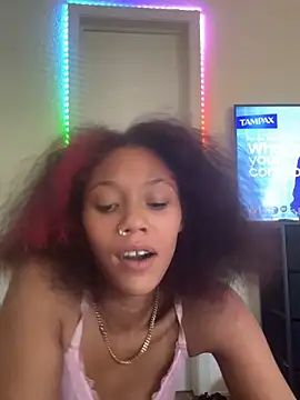 Tamiii420 Chat XXX in diretta