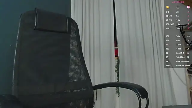 laracroftmansion's Live XXX Chat