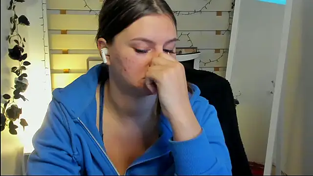 Chatroom XXX en direct de Josephine_Kiss