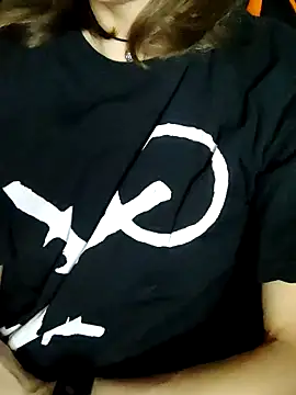 Aashikalaa Adlı Modelin Canlı XXX Sohbeti