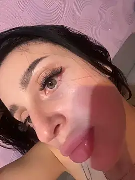 Soft_Pleasure Adlı Modelin Canlı XXX Sohbeti