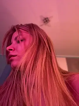 AnastasiaAniess Adlı Modelin Canlı XXX Sohbeti