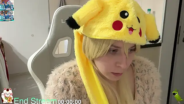 ShiroiFubuki Chat XXX in diretta