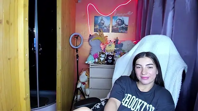 Živý XXX chat Fiery_Brunette_