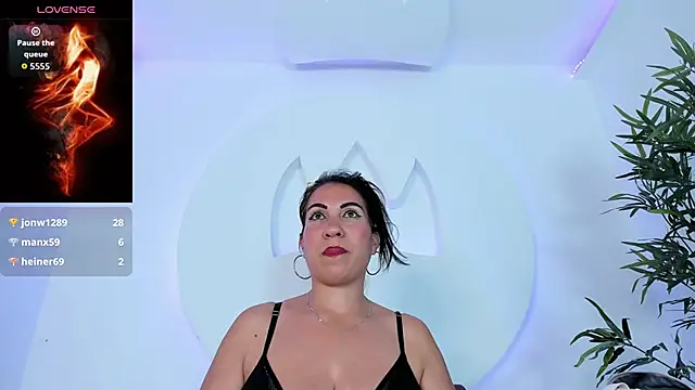 AmberJoyMilf Chat XXX in diretta