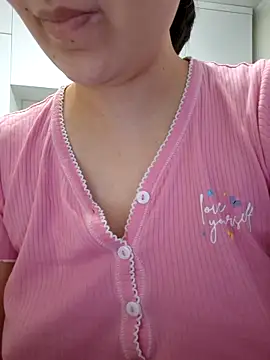 Emi_hot1 – Naživo XXX chat